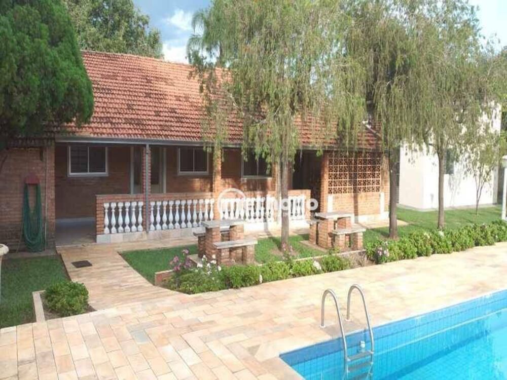 Chácara à venda com 7 quartos, 850m² - Foto 1