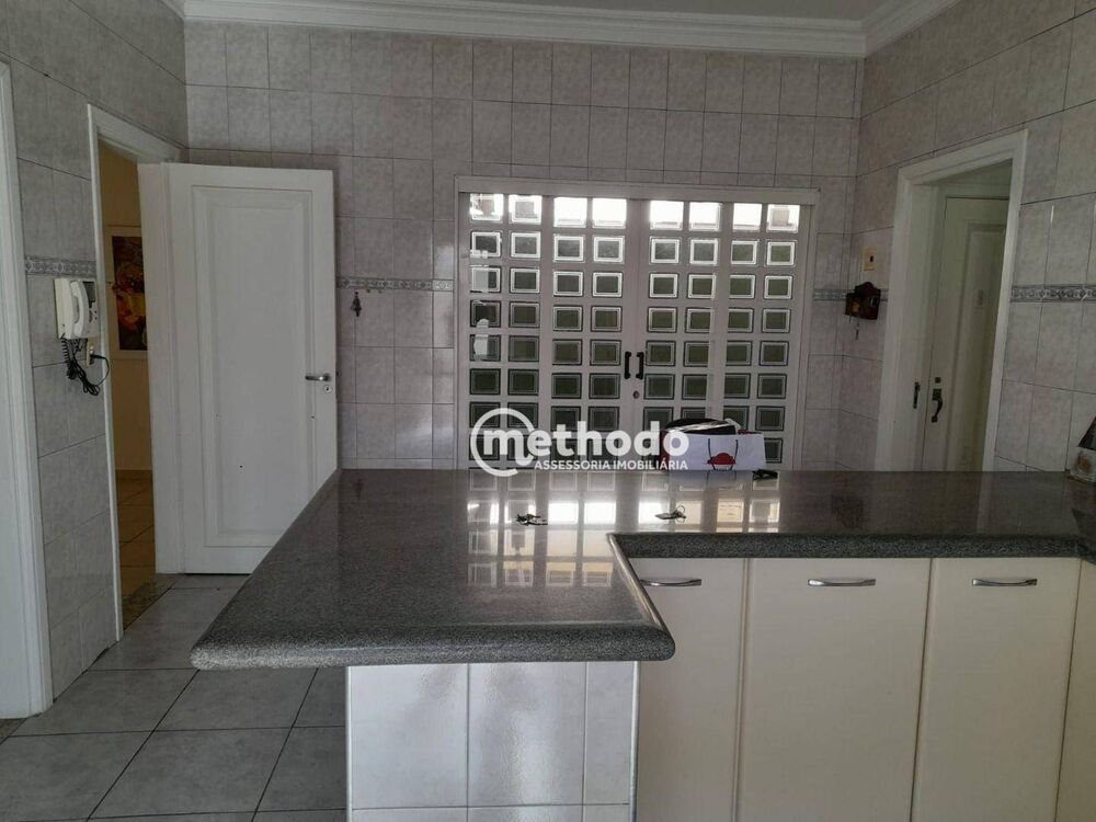 Casa à venda com 3 quartos, 208m² - Foto 4