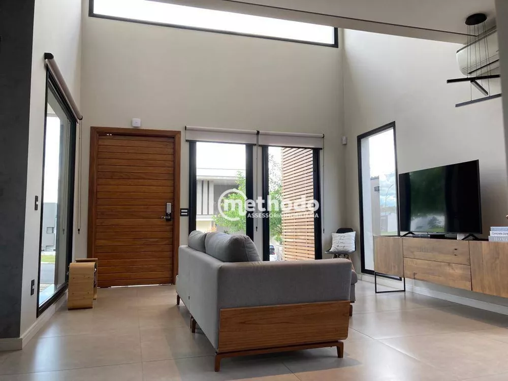 Casa de Condomínio à venda com 3 quartos, 240m² - Foto 1