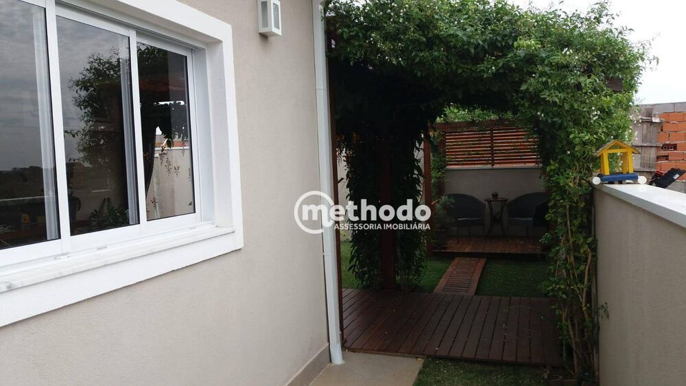 Casa de Condomínio à venda com 3 quartos, 205m² - Foto 2