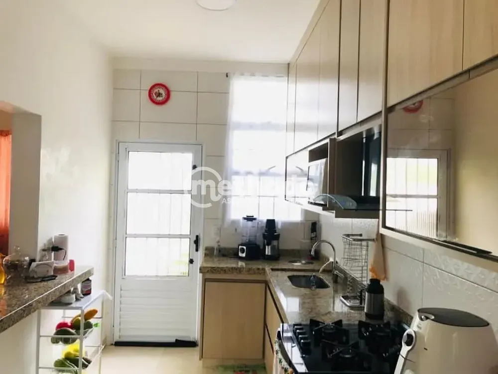 Casa, 3 quartos, 211 m² - Foto 2