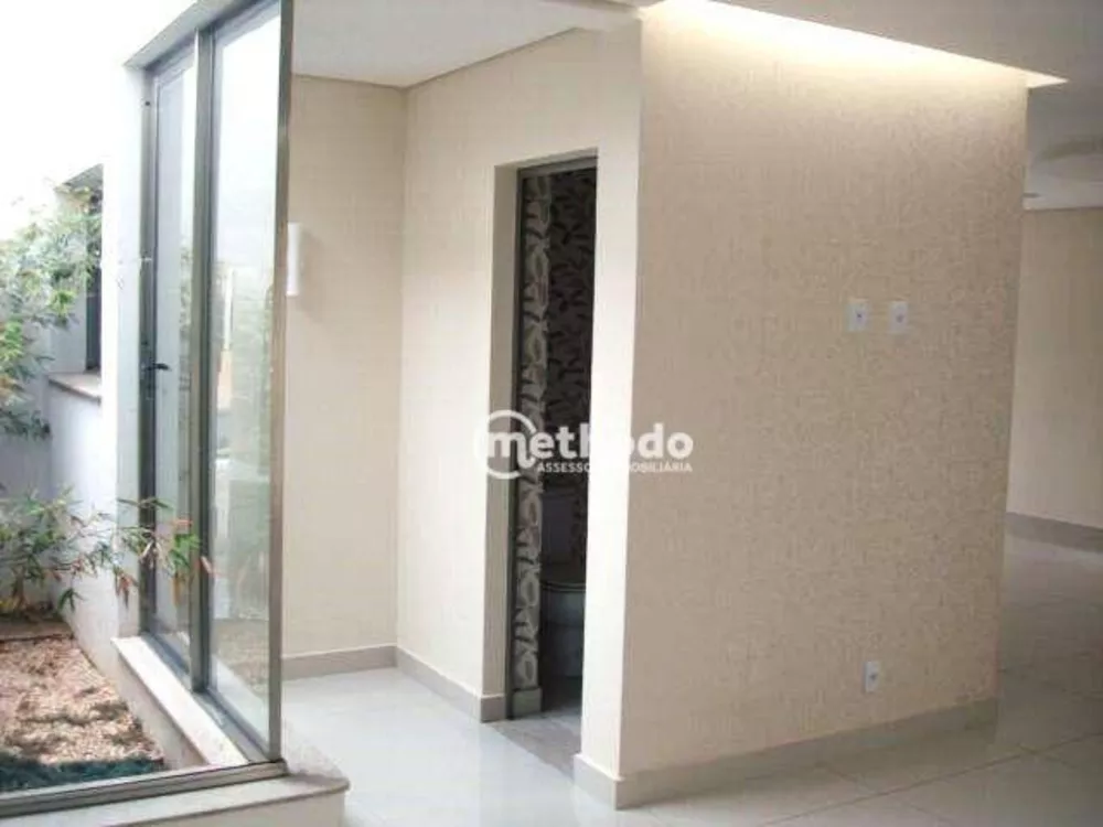 Casa de Condomínio à venda com 3 quartos, 330m² - Foto 3