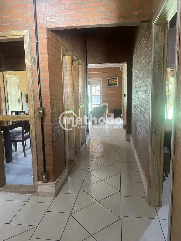 Chácara, 3 quartos, 1287 m² - Foto 1