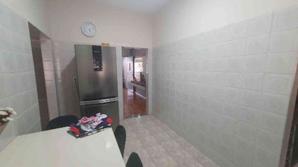 Casa à venda com 4 quartos, 210m² - Foto 1
