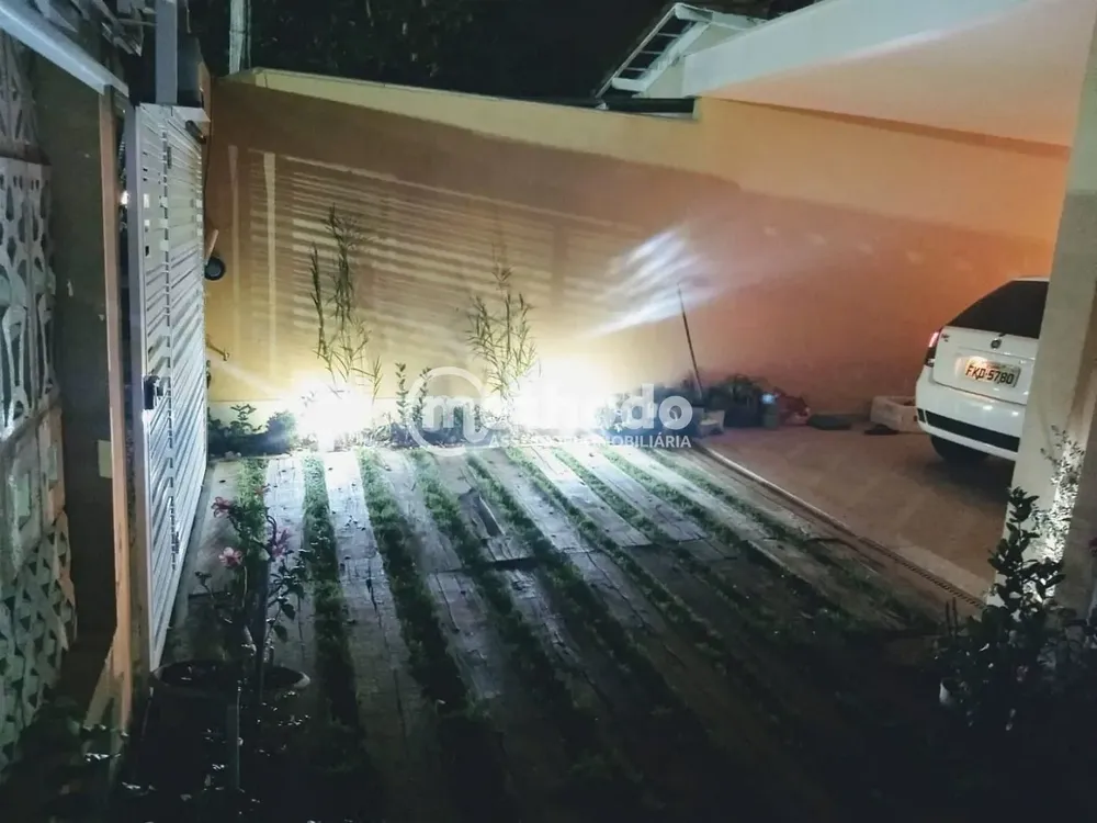 Casa, 3 quartos, 245 m² - Foto 1