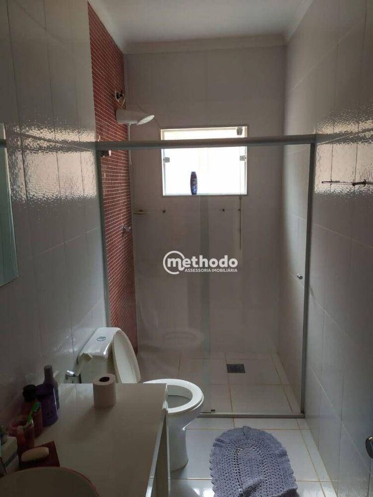 Casa à venda com 4 quartos, 230m² - Foto 2