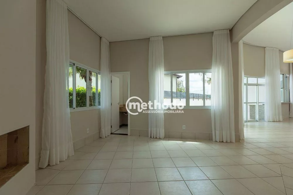 Casa de Condomínio à venda com 4 quartos, 300m² - Foto 3