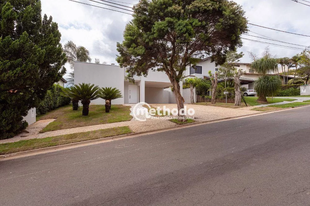 Casa de Condomínio à venda com 4 quartos, 300m² - Foto 1