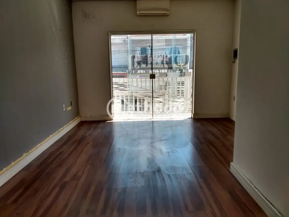 Casa, 3 quartos, 218 m² - Foto 4