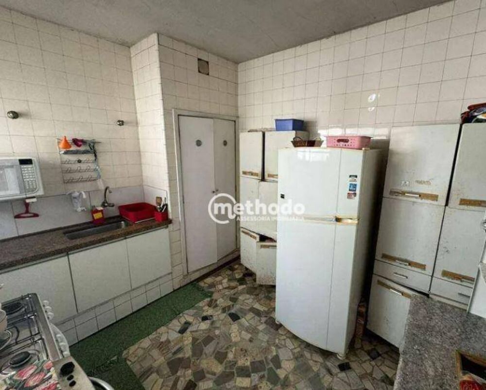 Casa à venda com 3 quartos, 250m² - Foto 3