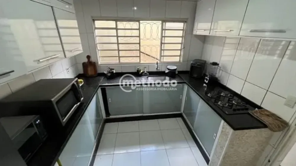 Casa, 4 quartos, 219 m² - Foto 1