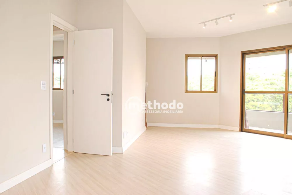 Apartamento à venda com 3 quartos, 96m² - Foto 2