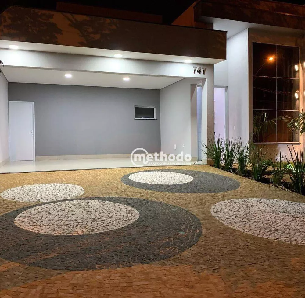 Casa à venda com 3 quartos, 200m² - Foto 3