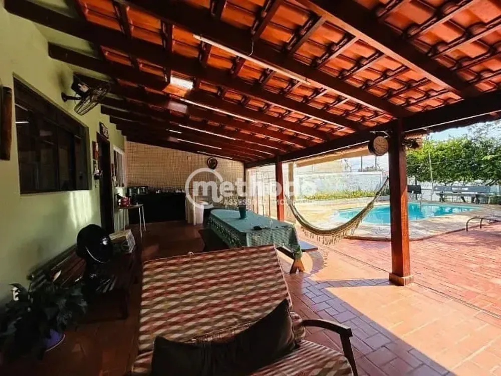 Casa, 2 quartos, 200 m² - Foto 1
