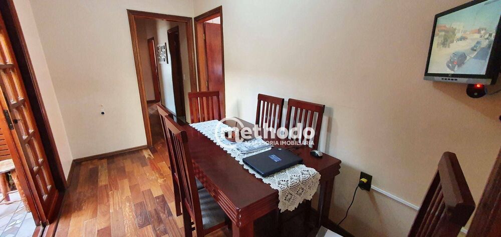 Casa à venda com 3 quartos, 157m² - Foto 2