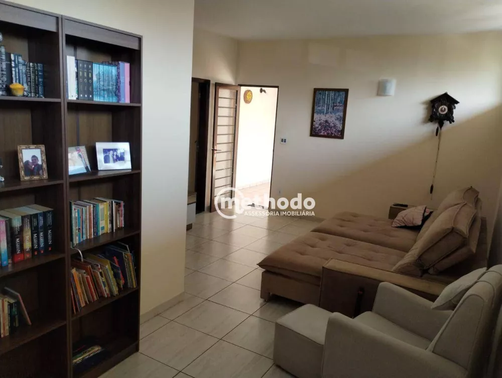 Casa à venda com 3 quartos, 196m² - Foto 2