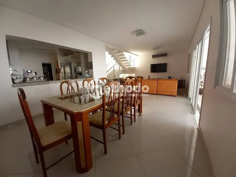 Casa, 4 quartos, 321 m² - Foto 4