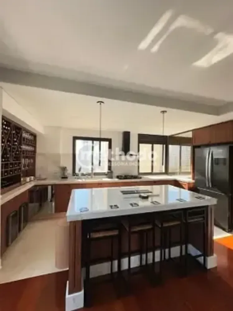 Apartamento, 3 quartos, 240 m² - Foto 1