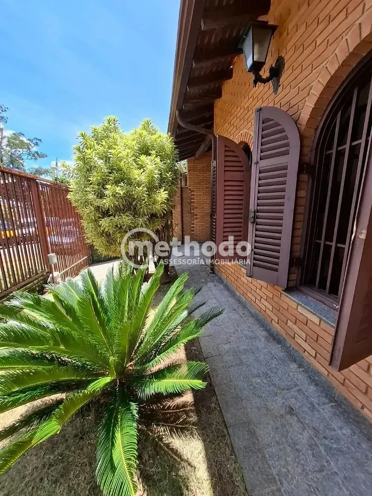 Casa, 4 quartos, 241 m² - Foto 1