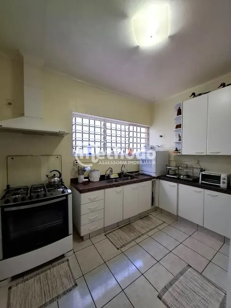 Casa, 4 quartos, 241 m² - Foto 3