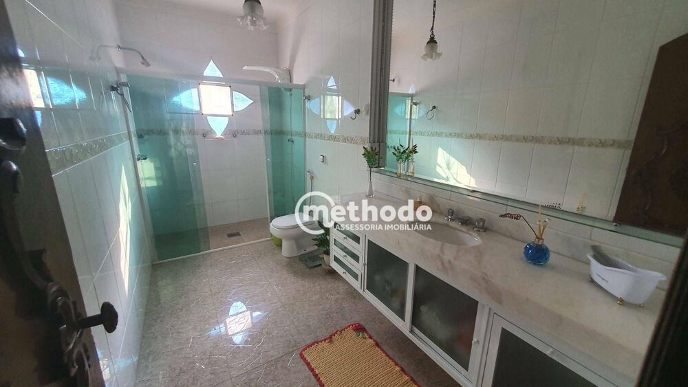 Casa à venda com 4 quartos, 415m² - Foto 1