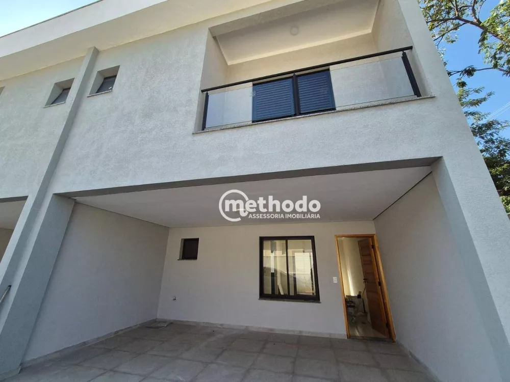 Casa à venda com 3 quartos, 105m² - Foto 1