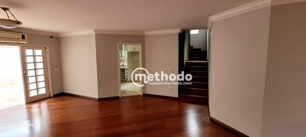 Casa à venda com 3 quartos, 214m² - Foto 2