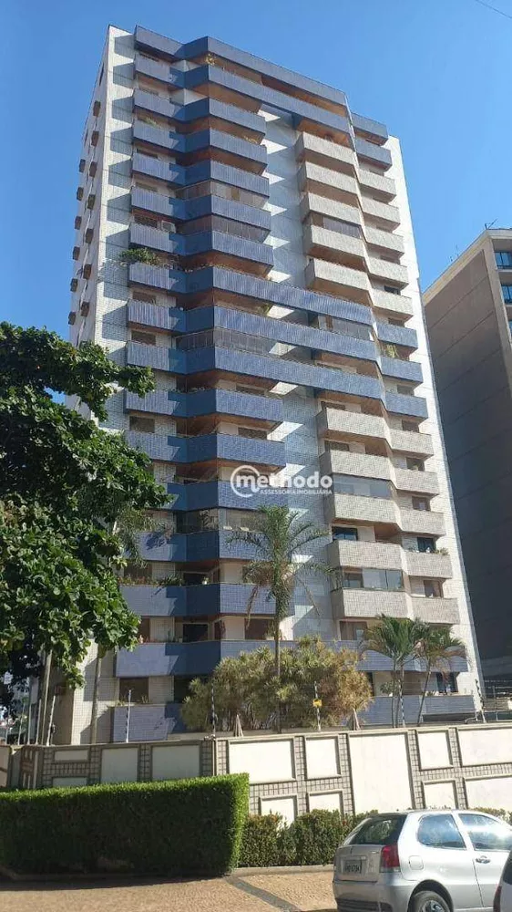 Apartamento à venda com 3 quartos, 150m² - Foto 1