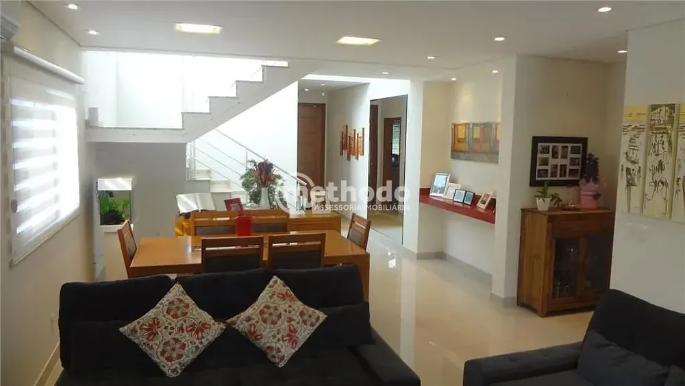 Casa, 3 quartos, 270 m² - Foto 1