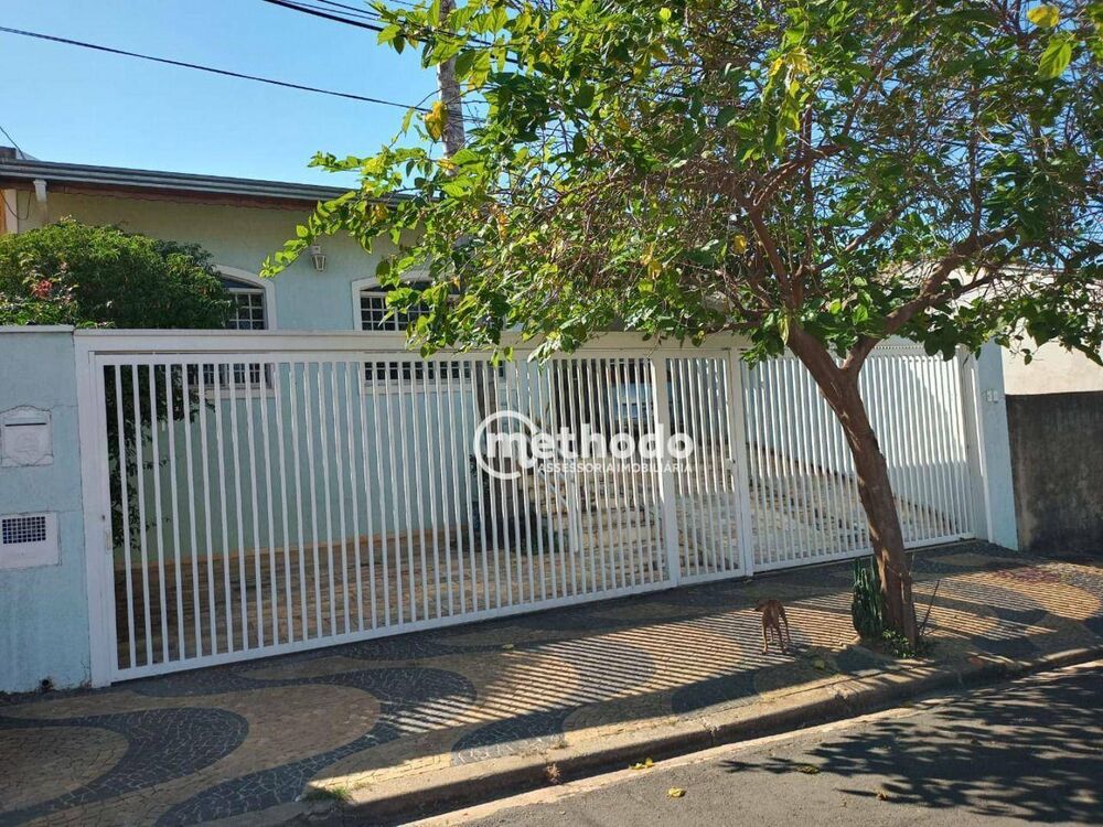 Casa à venda com 3 quartos, 200m² - Foto 1