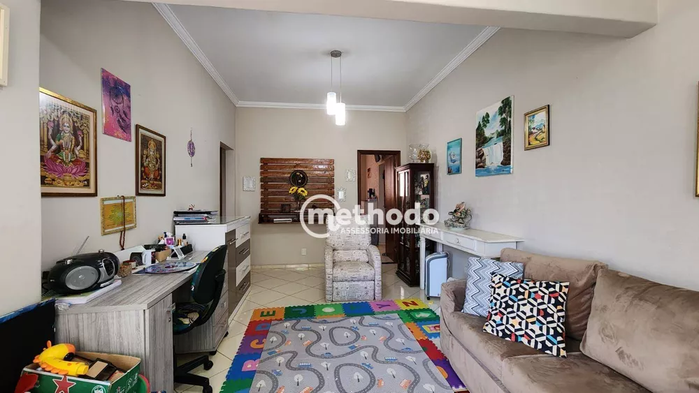 Casa à venda com 2 quartos, 126m² - Foto 2