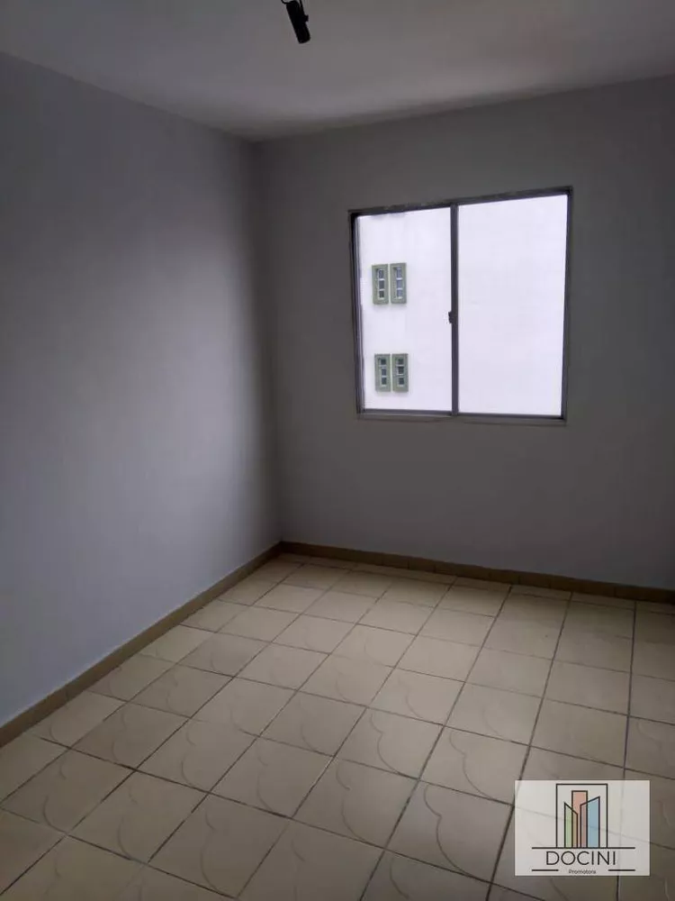 Apartamento para alugar com 2 quartos, 55m² - Foto 3