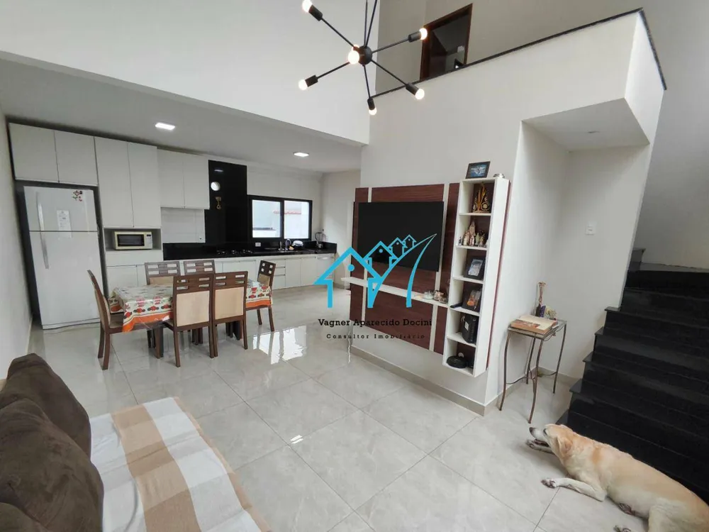 Casa, 3 quartos, 220 m² - Foto 1