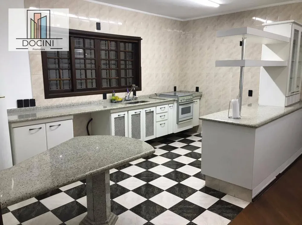 Sobrado, 3 quartos, 240 m² - Foto 1