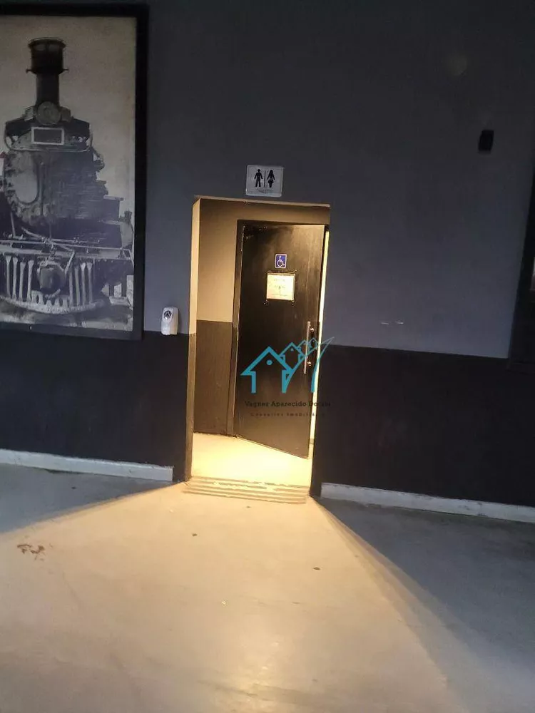 Loja-Salão, 600 m² - Foto 1