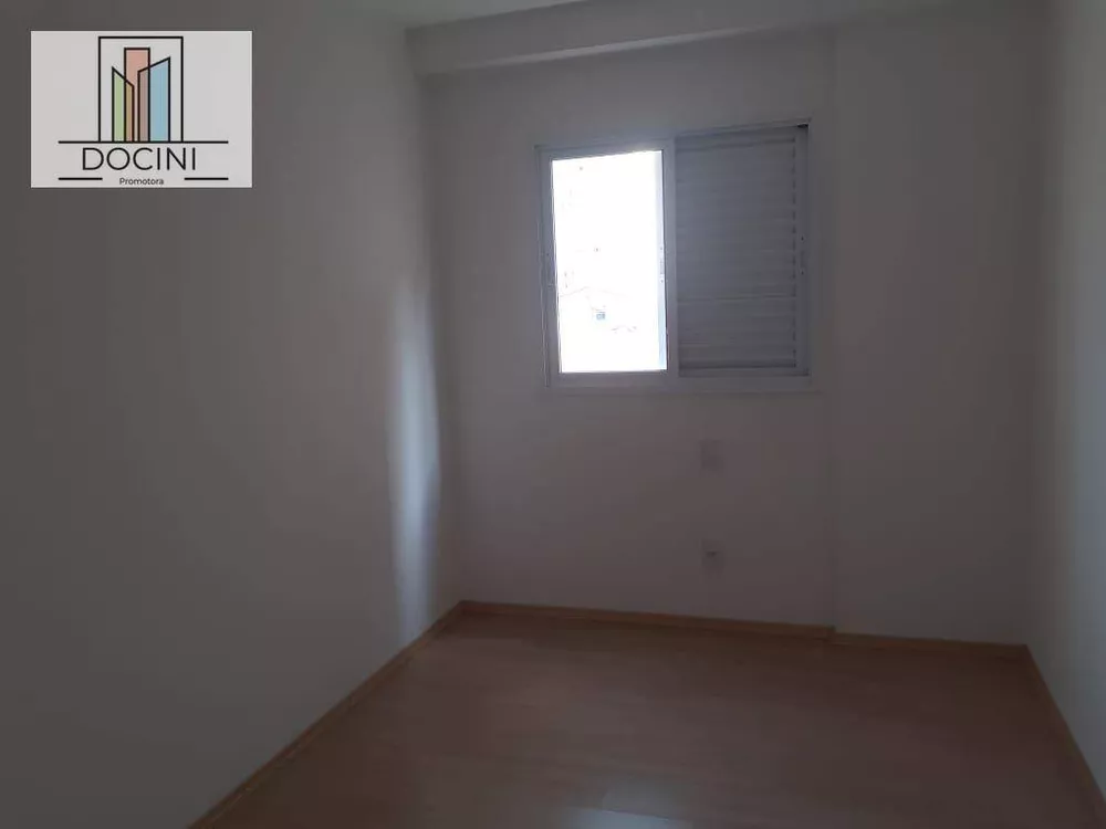 Apartamento à venda com 2 quartos, 68m² - Foto 2