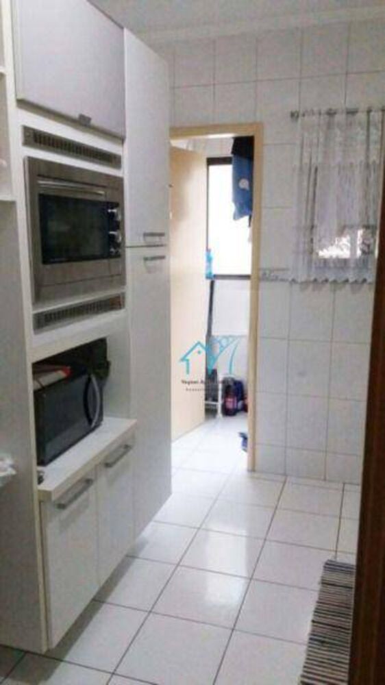 Apartamento à venda com 3 quartos, 70m² - Foto 4
