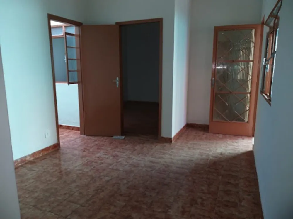 Casa, 5 quartos, 223 m² - Foto 1