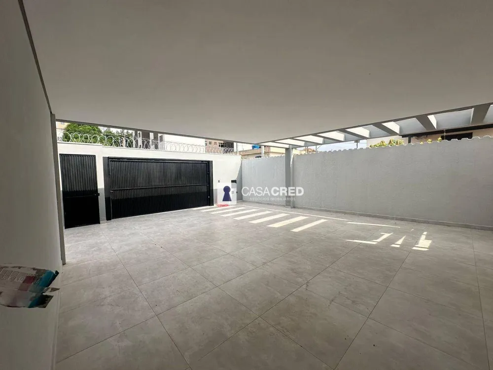 Casa, 4 quartos, 272 m² - Foto 1