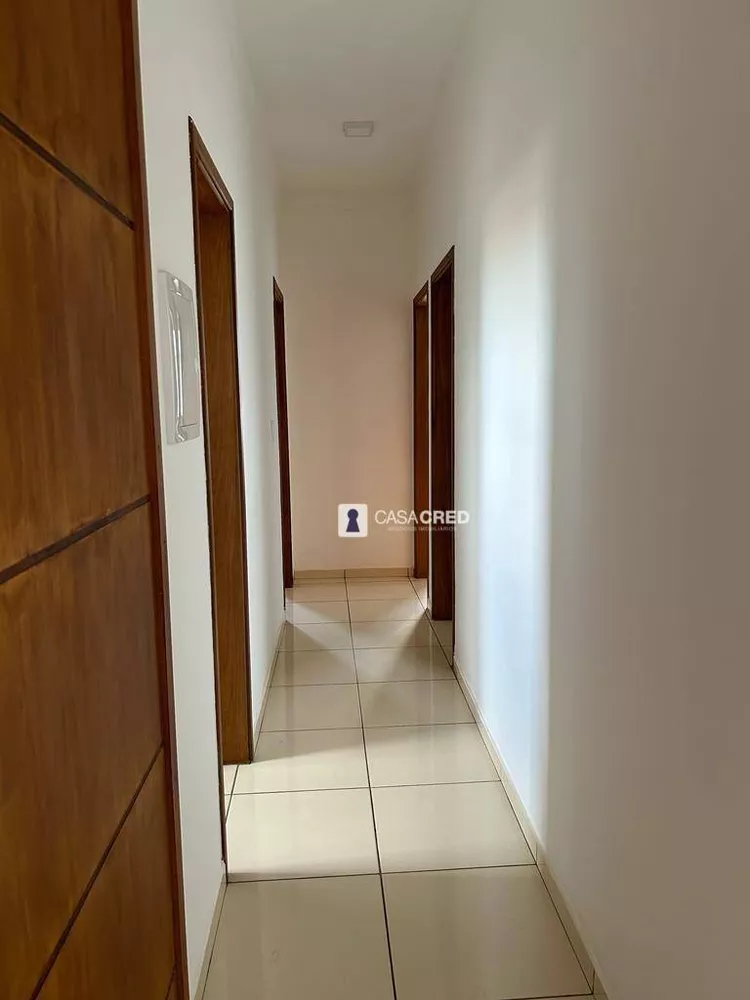 Casa à venda com 3 quartos, 165m² - Foto 3