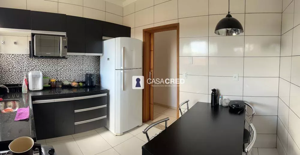 Casa à venda com 3 quartos, 165m² - Foto 7