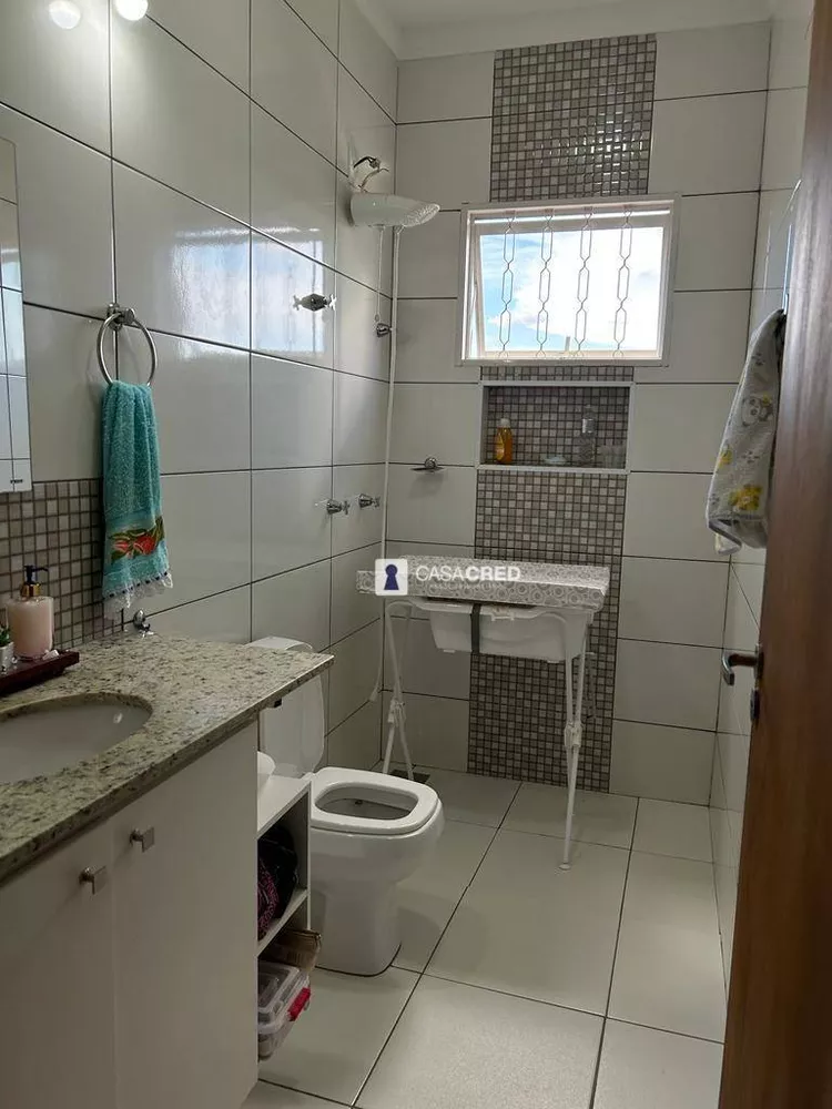 Casa à venda com 3 quartos, 165m² - Foto 4