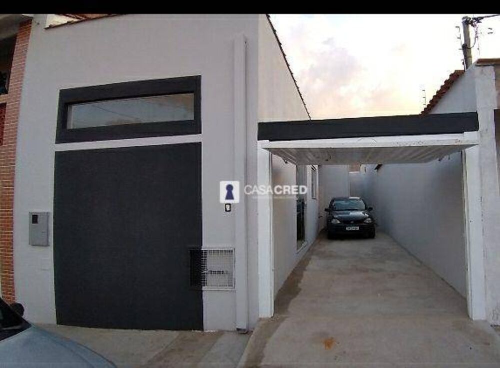 Casa à venda com 3 quartos, 88m² - Foto 1