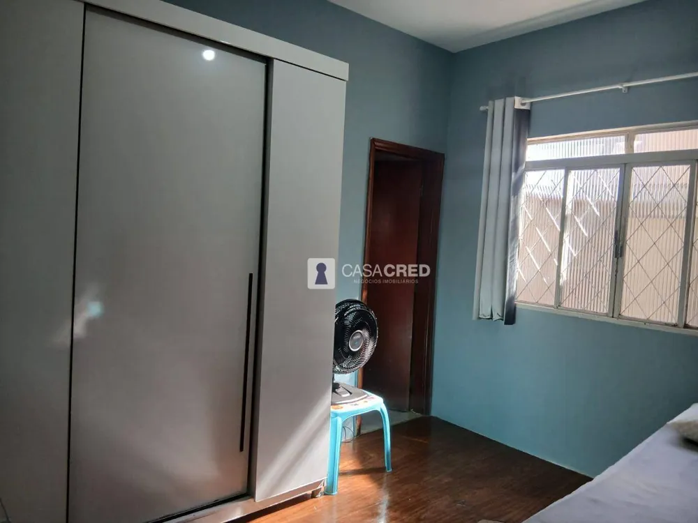 Casa, 4 quartos, 240 m² - Foto 1