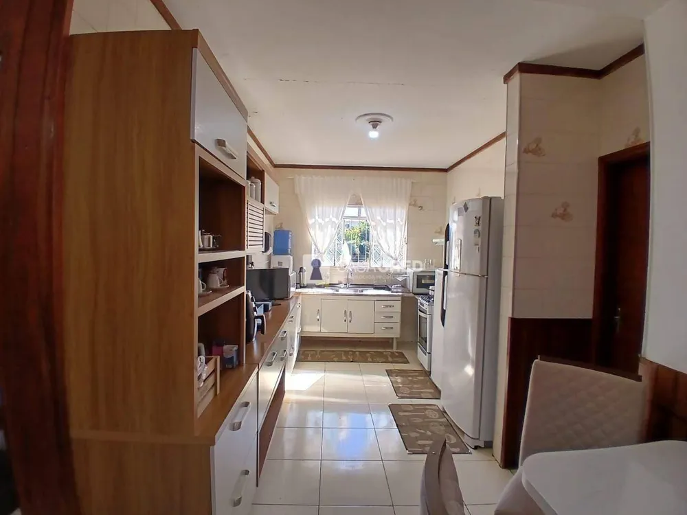 Casa, 4 quartos, 240 m² - Foto 4