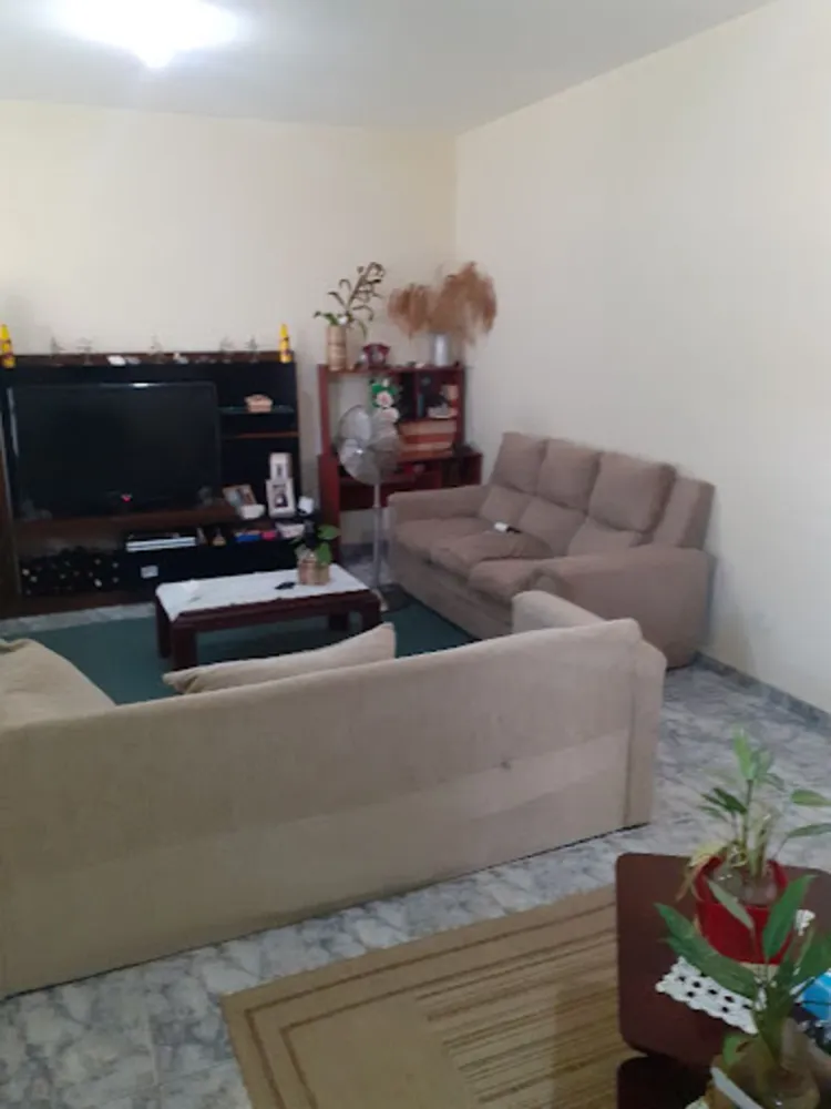 Casa, 3 quartos, 200 m² - Foto 1