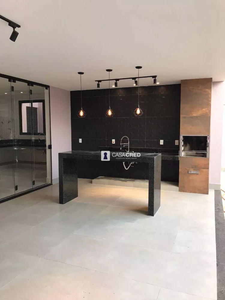 Casa, 3 quartos, 250 m² - Foto 1
