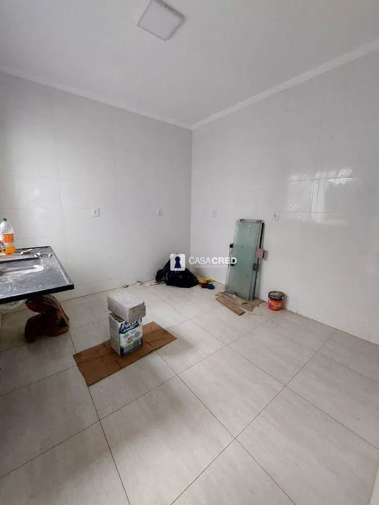 Casa à venda com 2 quartos, 58m² - Foto 1