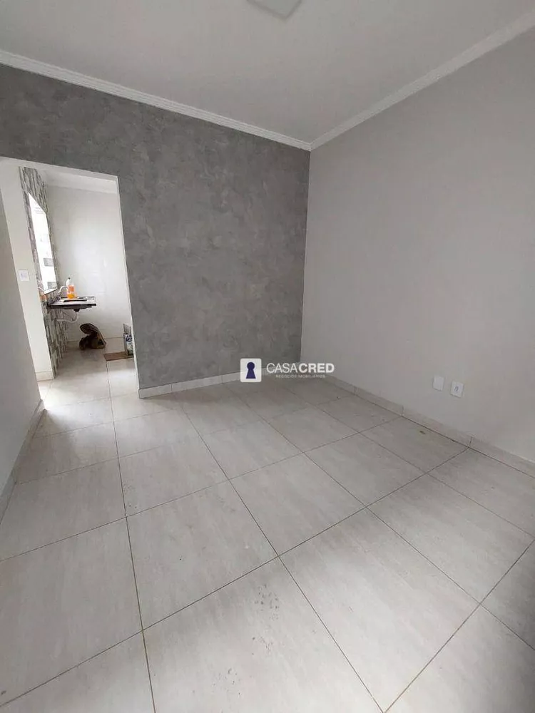 Casa à venda com 2 quartos, 58m² - Foto 4