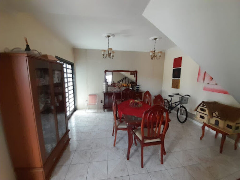 Casa, 3 quartos, 365 m² - Foto 1